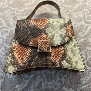 WHO WHAT WEAR Mini purse